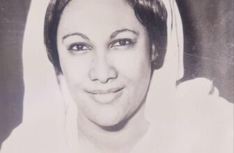 الأستاذة آمال عباس العجب أول رئيسة تحرير لصحيفة سياسية في السودان عام 1999