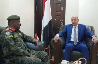 تفاصيل لقاء بين قائد منطقة البحر الأحمر العسكرية ومسؤول مصري