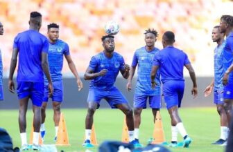 مدرب الهلال السوداني يصدر قرارا