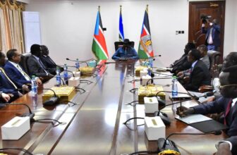 مناوي يكشف تفاصيل لقاء سلفاكير بالقوى السياسية السودانية