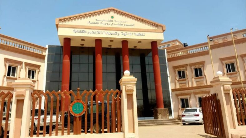 الإعدام شنقاً لمحامي يتخابر مع المليشيا الارهابية