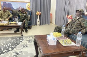 ياسر العطا يصل كسلا  