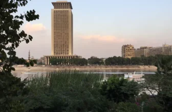 الخارجية المصرية تعلق على صور متداولة لإحراق مقر سفارتها بالخرطوم