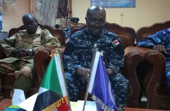  وزير الداخلية يقف على الأوضاع الأمنية بالخرطوم  