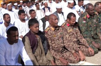 البرهان:  « عيدنا القادم بدون جنجويد و مرتزقة  وعملاء»