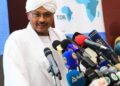 مبارك  الفاضل  يرحب بدعوة  مصر  لجمع الفرقاء  السودانيين