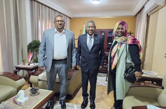 مُدِيرة بنك الخُرْطُوم تلتقي سفير السُّودانُ لدى مِصَرّ