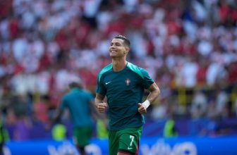 رونالدو يقود هجوم البرتغال أمام تركيا في يورو
