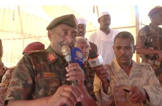 جدد رئيس مجلس السيادة الإنتقالي القائد العام للقوات المسلحة الفريق أول ركن عبدالفتاح البرهان أنه لا تفاوض مع مليشيا الدعم السريع .