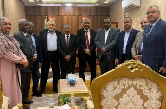 السفير عدوي يشدد على ضرورة الالتزام بالقوانين والنظم المصرية