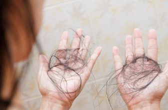 للسيدات .. وصفة طبيعية لعلاج تساقط الشعر