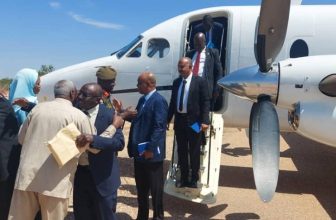 طائرة من جنوب السودان تضم وفدًا مهمًا تحطّ رحالها في كادوقلي