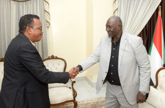 عقار يتعهّد بخطوة تّجاه جمعية سودانية لزراعة الكبد