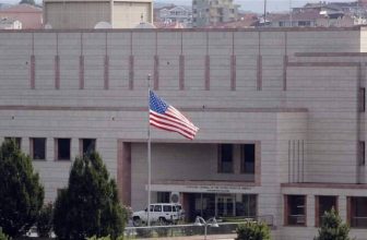 السفارة الأمريكية في بيروت تطلب من رعاياها المغادرة فوراً