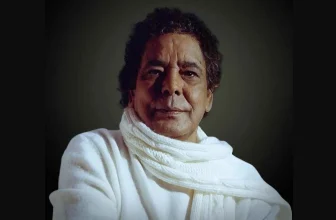 الفنان المصري محمد منير : الخرطوم دائماً “وحشاني”