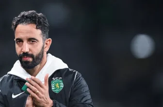 مانشستر يونايتد يتعاقد مع مدرب البرتغالي
