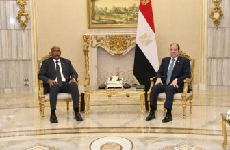 جلسة مباحثات بين البرهان والسيسي في القاهرة