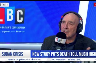 تصريحات نارية لسفير بريطاني سابق بالخرطوم