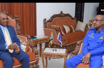 اجتماع مُهم لمدير الشرطة وسفير السودان بواشنطن