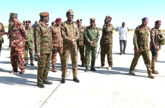 كباشي يتلقى تقرير مطمئن بعد زيارة لمحور قتالي