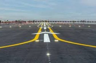 حدث لافت في مطار دنقلا ومفوّض العون الإنساني يوضّح