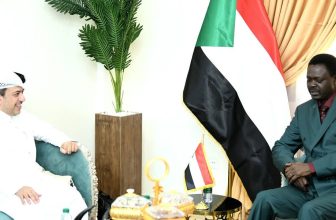 مناوي يلتقي السفير القطري.. ماذا هناك؟
