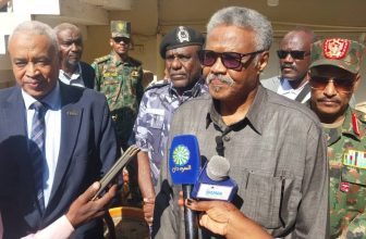 والي القضارف يؤكد عدم تسجيل بلاغات تزييف أوغسيل أموال