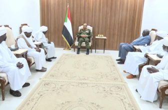 مساعد البرهان يتعهّد بإكمال طريق قومي