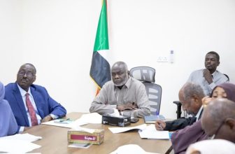 وزير المالية السوداني: ملتزمون بالقرار”150″
