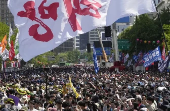 رئيس كوريا الجنوبية يعلن اعتزامه إلغاء الأحكام العرفية في البلاد