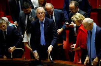 إسقاط الحكومة الفرنسية في تصويت لحجب الثقة