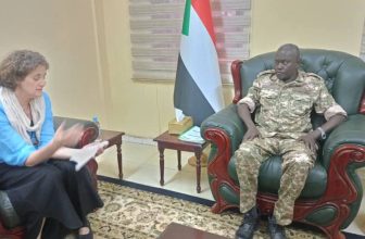 اجتماع عاصف بين والي الخرطوم ومندوبة مفوضية اللاجئين..