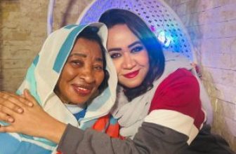 شاهد.. (النُص الحلو ) بخيتة أمين.. تجتر الذكريات عن أم درمان –  المنبر وعيك يبني وطنا 🇸🇩