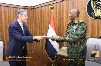 البرهان يتسلم دعوة لزيارة القاهرة..