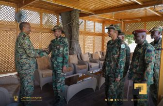تفاصيل لقاء البرهان وقائد العدل والمساواة..