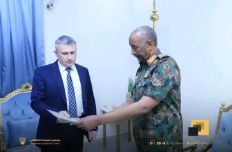 بوتين يدعو البرهان لزيارة روسيا.. ماذا هناك..