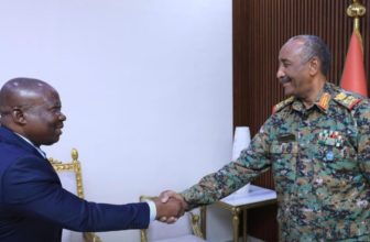 البرهان يتلقى رسالة مهمة من رئيس دولة جارة..