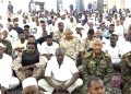 البرهان وعقار يؤديان صلاة العيد بمسجد بورتسودان العتيق