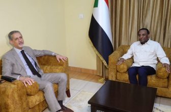 تفاصيل لقاء رئيس الوزراء والسفير المصري