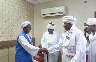 قنصل السودان بجدة يتفقد الحجاج..