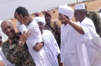 البرهان في جولة مفاجئة بـ “حطاب”