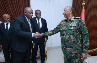 “في وداع السفراء”. البرهان يرسم اطار العلاقات الخارجية..