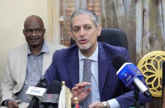 أول فريق فني اجنبي يصل الخرطوم لإعادة الإعمار..