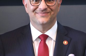 تصريحات جديدة لمستشار ترامب بشأن السودان