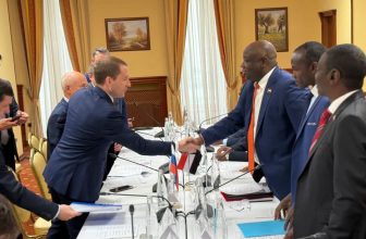 السودان وروسيا يوقعان اتفاق تعاون تأريخي