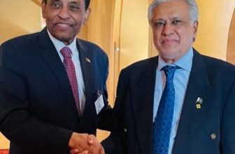 رئيس الوزراء يلتقي وزير خارجية باكستان