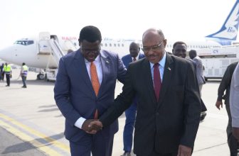 وزير خارجية جنوب السودان يصل البلاد في زيارة رسمية