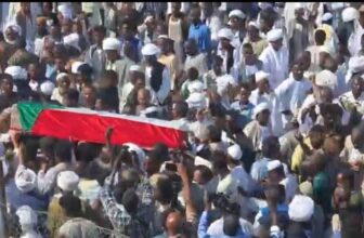 تشييع مهيب للراحل محمد طاهر إيلا..