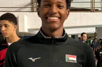 سباح سوداني يحصد الذهب للسودان..