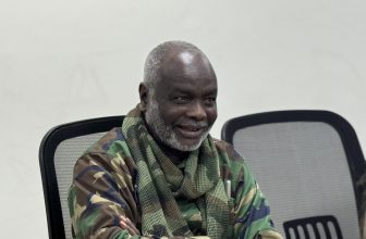 جبريل إبراهيم يضع رسالة في بريد ممثل بريطانيا الخاص